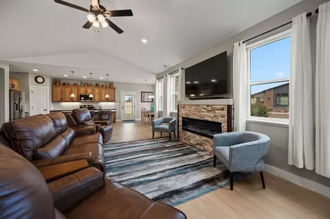 Living - 957 Elberta Dr, Fruita, CO 81521 photo 2 of 3