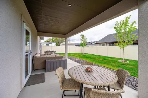 Exterior - 957 Elberta Dr, Fruita, CO 81521 photo 6 of 10