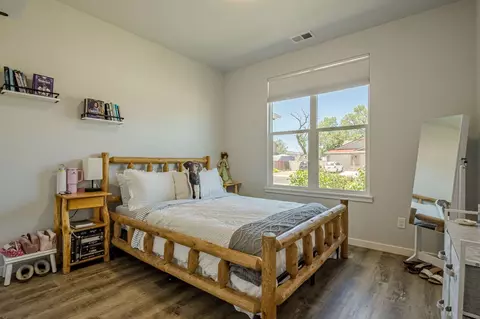 Bedroom - 902 Cresthaven Dr, Fruita, CO 81521 photo 1 of 9