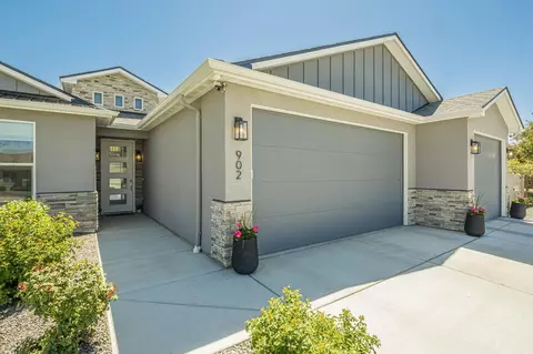 902 Cresthaven Dr, Fruita, CO 81521