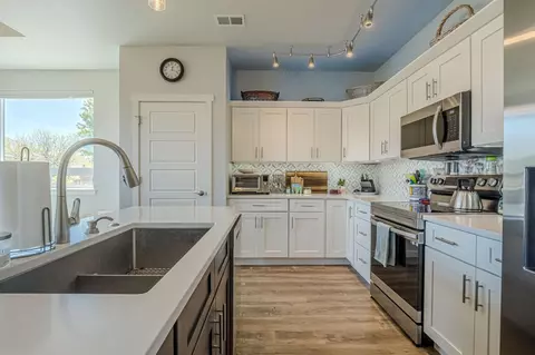 Kitchen - 902 Cresthaven Dr, Fruita, CO 81521 photo 2 of 4