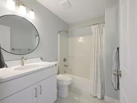 Bath - 874 Henry Cir, Fruita, CO 81521 photo 3 of 3