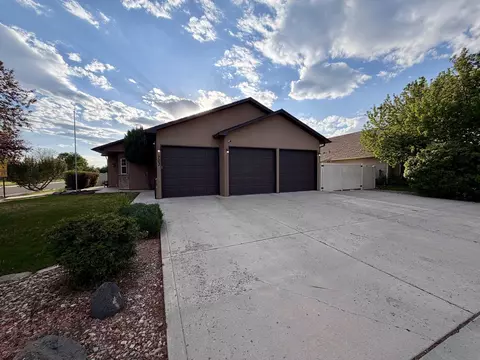 Exterior - 703 Comstock Dr, Fruita, CO 81521 photo 2 of 4