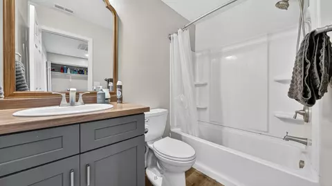 Bath - 475 David Ct, Fruita, CO 81521 photo 2 of 2