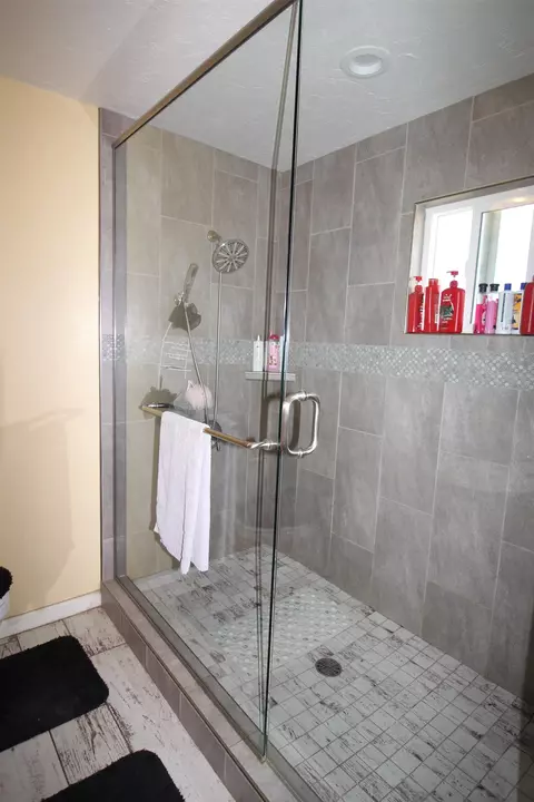 Bath - 1150 E 7th St, Delta, CO 81416 photo 2 of 4