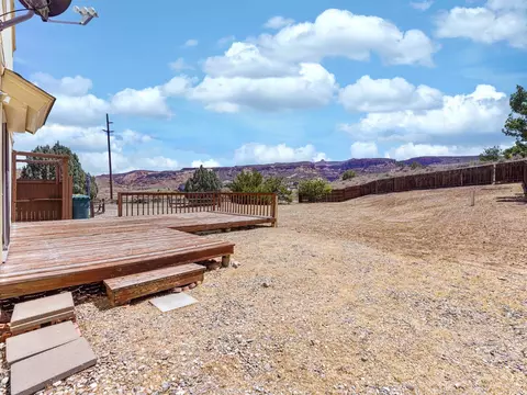 Exterior - 913 Squire Ct, Fruita, CO 81521 photo 6 of 8