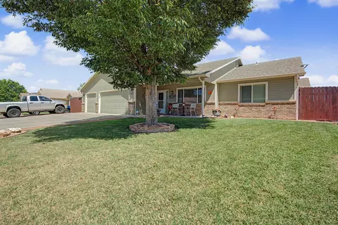 Exterior - 411 Poplar Dr, Fruita, CO 81521 photo 2 of 7