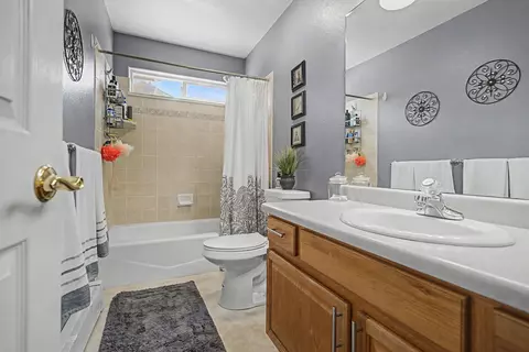 Bath - 411 Poplar Dr, Fruita, CO 81521 photo 2 of 2