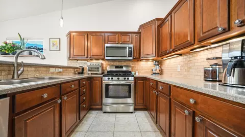 Kitchen - 1061 Wingate Dr, Fruita, CO 81521 photo 2 of 2