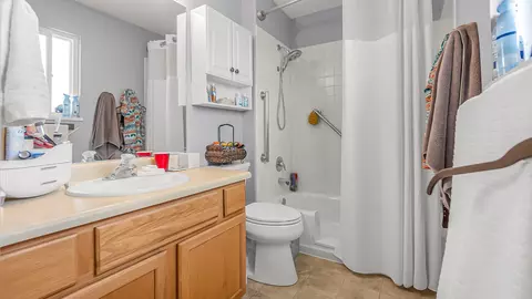 Bath - 252 W Gloucester Cir, Grand Junction, CO 81503 photo 1 of 2