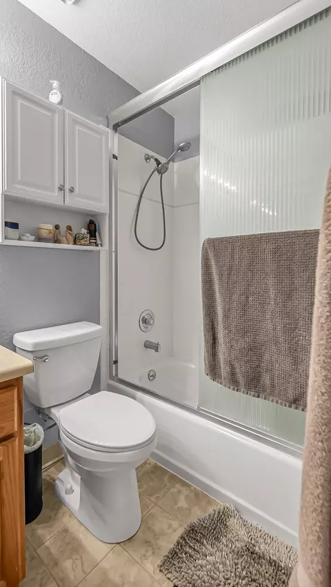 Bath - 252 W Gloucester Cir, Grand Junction, CO 81503 photo 2 of 2