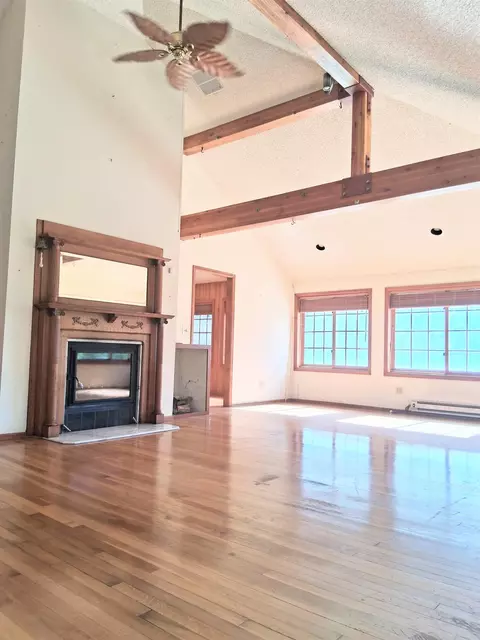 Living - 1983 River Rd, Fruita, CO 81521 photo 3 of 7