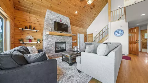 Living - 8506 Lone Eagle Rd, Mesa, CO 81643 photo 3 of 5