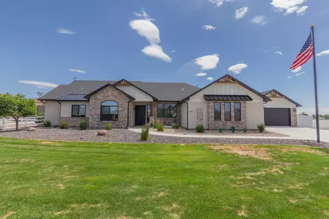 982 Farm House Rd, Grand Junction, CO 81505
