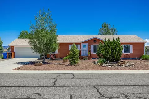 633 Golden Dr, Montrose, CO 81401
