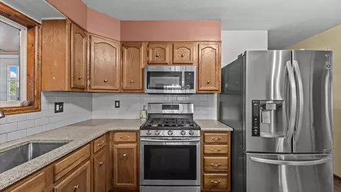 Kitchen - 891 20 12 Rd, Fruita, CO 81521 photo 2 of 2