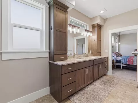 Bath - 1180 Primrose Ln, Fruita, CO 81521 photo 3 of 4