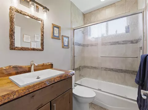 Bath - 1180 Primrose Ln, Fruita, CO 81521 photo 4 of 4