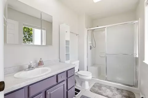 Bath - 697 Pinyon Dr, Fruita, CO 81521 photo 2 of 3