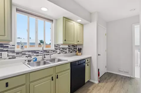 Kitchen - 697 Pinyon Dr, Fruita, CO 81521 photo 2 of 3