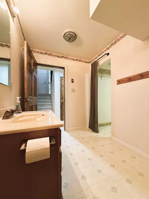 Bath - 137 Pinyon Cir, Rangely, CO 81648 photo 6 of 6