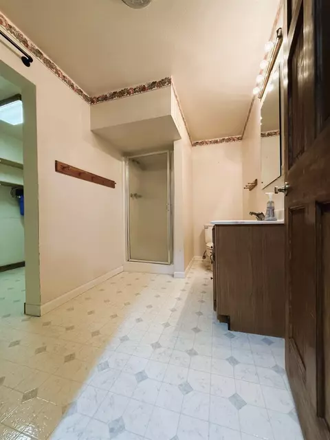 Bath - 137 Pinyon Cir, Rangely, CO 81648 photo 5 of 6