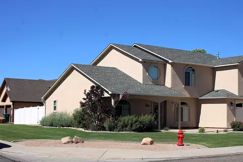Exterior - 813 Dee Ann St, Fruita, CO 81521 photo 2 of 8