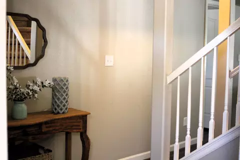 Entry Way - 813 Dee Ann St, Fruita, CO 81521 photo 1 of 2