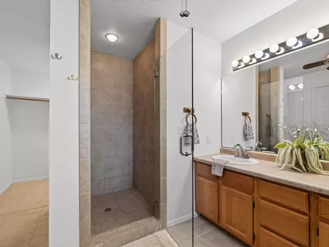 Bath - 542 N Willow St, Fruita, CO 81521 photo 2 of 2