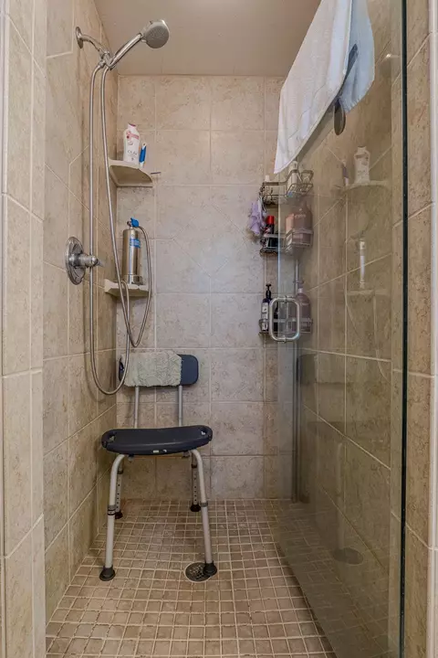 Bath - 542 N Willow St, Fruita, CO 81521 photo 3 of 4