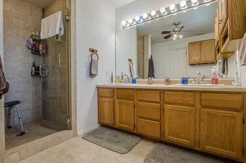 Bath - 542 N Willow St, Fruita, CO 81521 photo 1 of 4