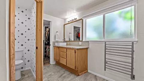 Bath - 2280 E Rd, Grand Junction, CO 81507 photo 2 of 3