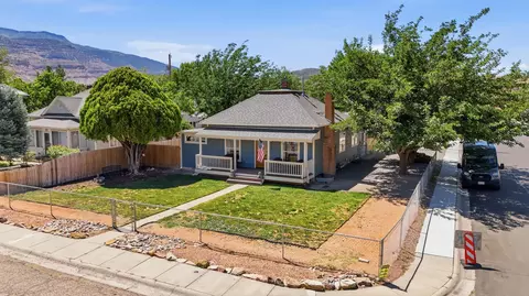 239 W 5th St, Palisade, CO 81526