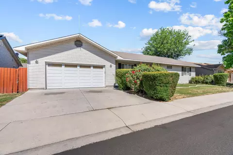 571 E Greenfield Cir, Grand Junction, CO 81504
