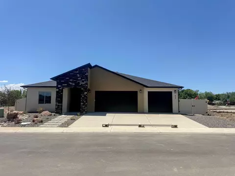 633 Thunder Ln, Grand Junction, CO 81504