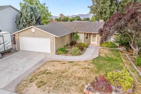 490 Aspen Grove Dr, Clifton, CO 81520