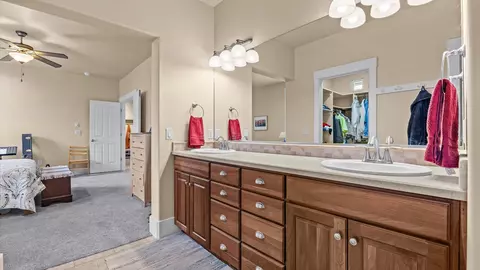 Bath - 1119 Daisy Ln, Fruita, CO 81521 photo 2 of 3