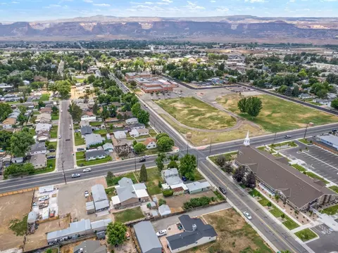 View/Area - 402 N Maple St, Fruita, CO 81521 photo 3 of 5