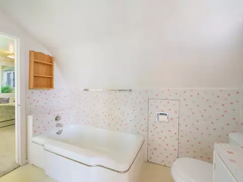 Bath - 402 N Maple St, Fruita, CO 81521 photo 3 of 3
