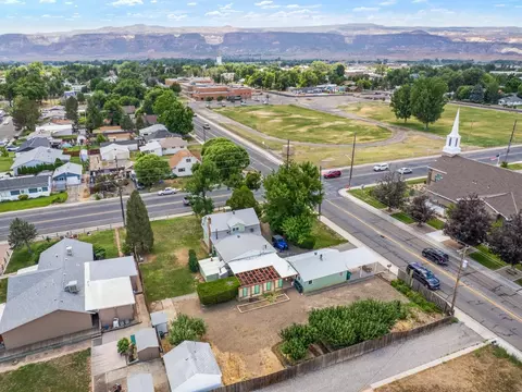 View/Area - 402 N Maple St, Fruita, CO 81521 photo 2 of 5
