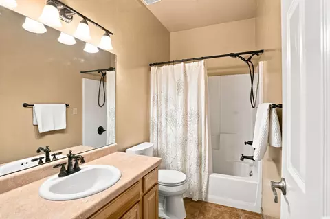 Bath - 352 Belden Ct, Fruita, CO 81521 photo 3 of 3