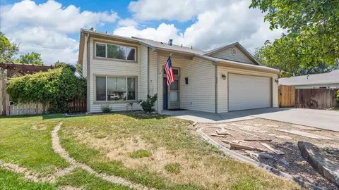 496 Moonlight Ct, Grand Junction, CO 81504