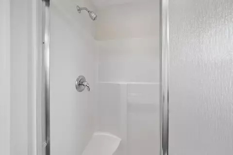 Bath - 865 Jasper Dr, Fruita, CO 81521 photo 2 of 3