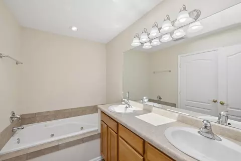 Bath - 865 Jasper Dr, Fruita, CO 81521 photo 1 of 3