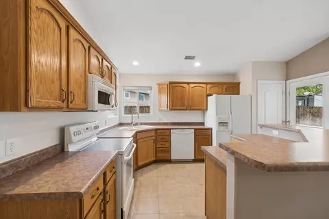 Kitchen - 865 Jasper Dr, Fruita, CO 81521 photo 2 of 3