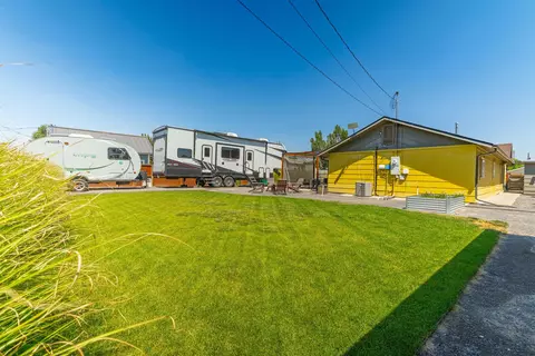 Exterior - 716 E Carolina Ave, Fruita, CO 81521 photo 3 of 6