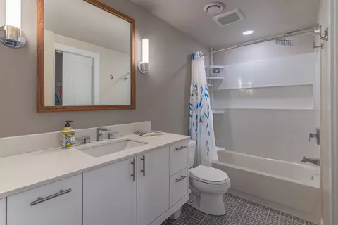 Bath - 716 E Carolina Ave, Fruita, CO 81521 photo 1 of 1