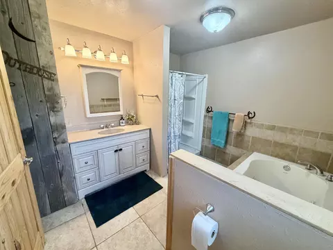 Bath - 1865 Frontage Rd, Fruita, CO 81521 photo 5 of 5