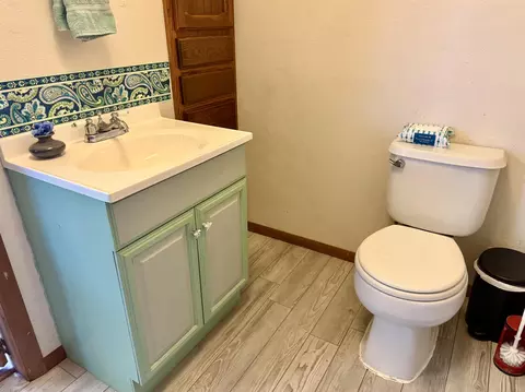 Bath - 1865 Frontage Rd, Fruita, CO 81521 photo 1 of 5