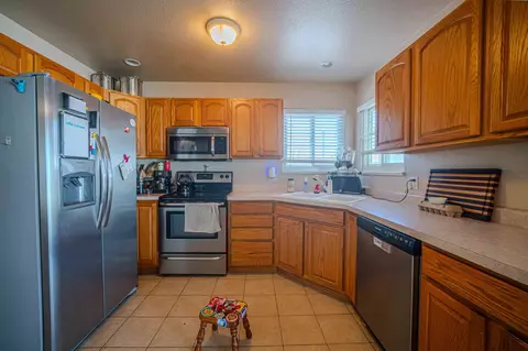 Kitchen - 723 Granite Dr, Fruita, CO 81521 photo 2 of 2